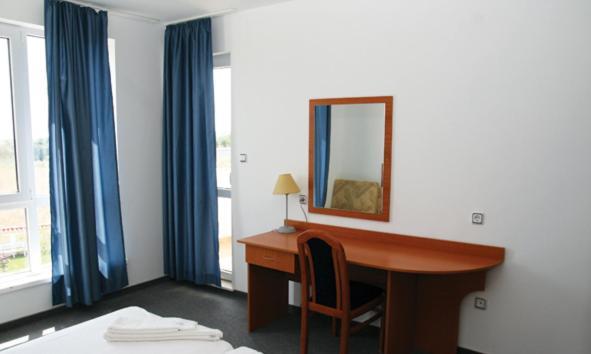 Hotel Veleka Tjernomorets Exteriör bild